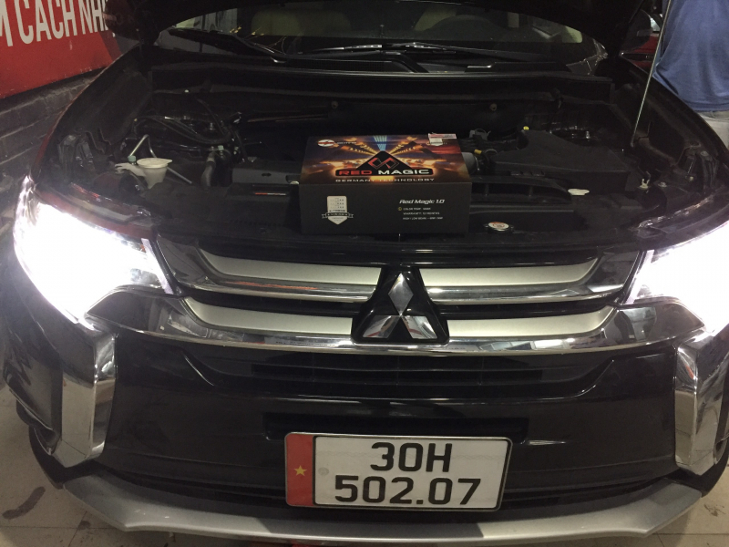 Độ đèn nâng cấp ánh sáng Nâng cấp ánh sáng bi Red magic 1.0 cho xe Mitsubishi Oulander 